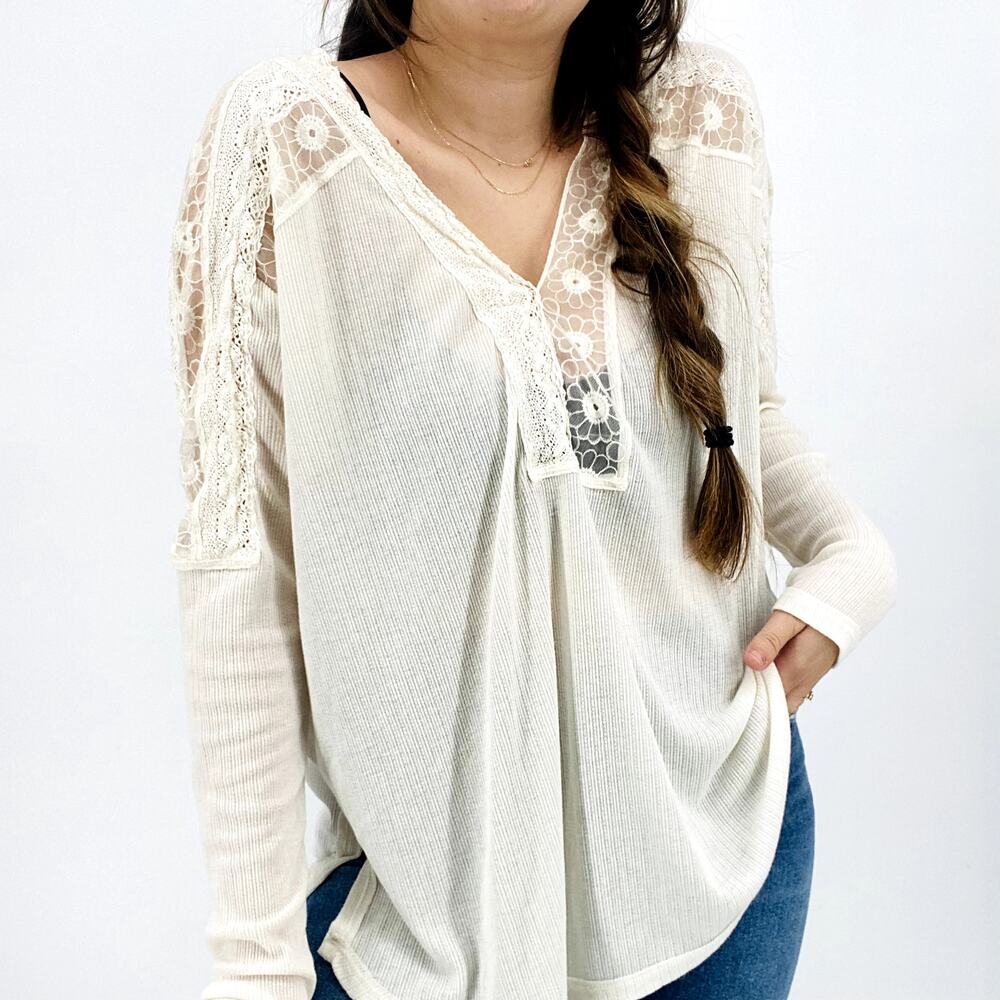 Free People White Long Sleeve V-Neck Lace long sleeve top‎